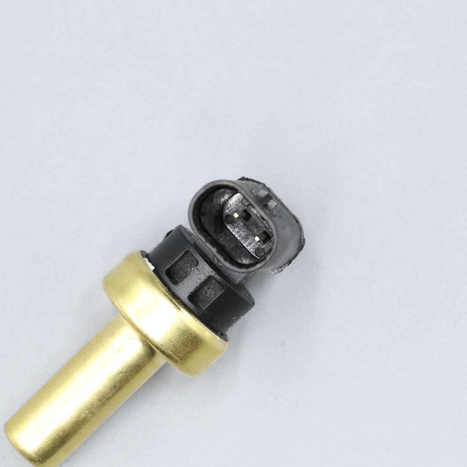55591002 For Chevrolet Cruze Volt Buick Encore Engine Coolant Temperature Sensor