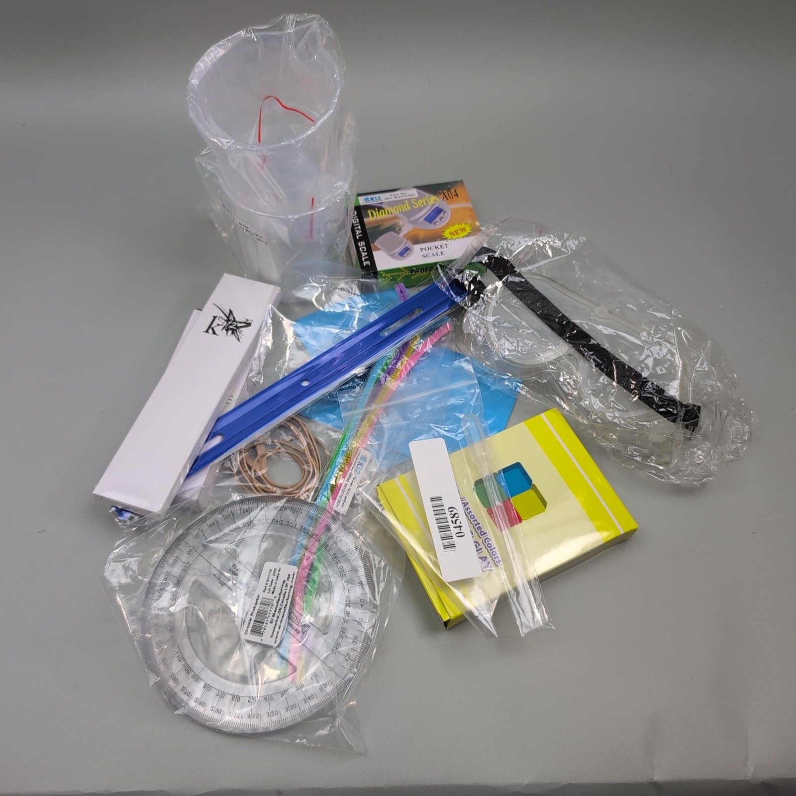 K12 Science Grade 8 V Lab Kit Digital Scale Beaker Ruler Goggles New Kit