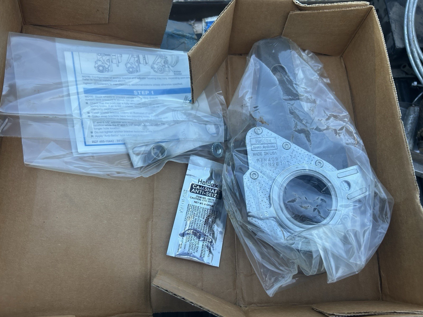 Haldex 40010156 Air Brake Automatic Slack Adjuster -  1.5" 28 Spline, 5.5" Arm