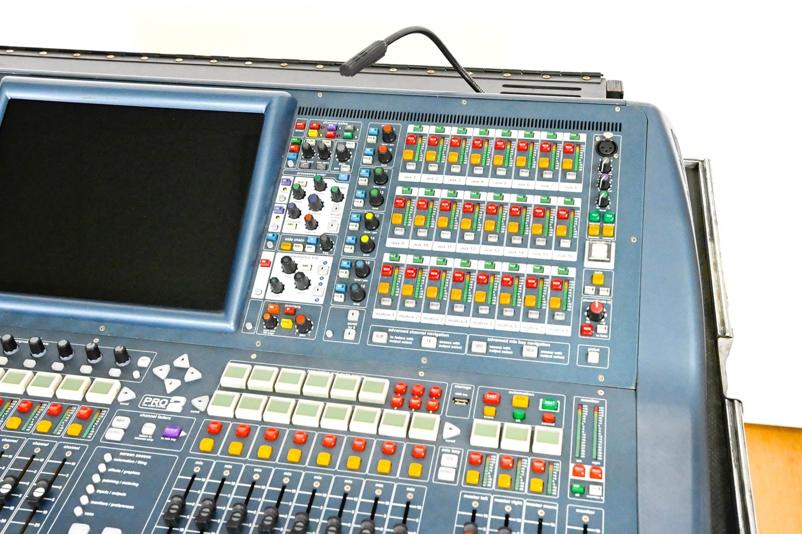 Midas PRO2 Live Digital Audio Mixing Console with Flight Case CG01VMV