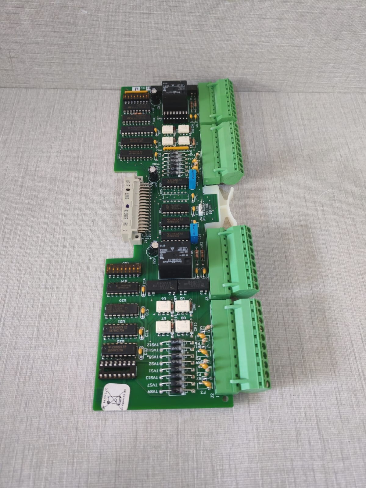 GE 2RP Reader Interface Unsupervised DI Board 110063001 - NEW W/ FILTHY BOX