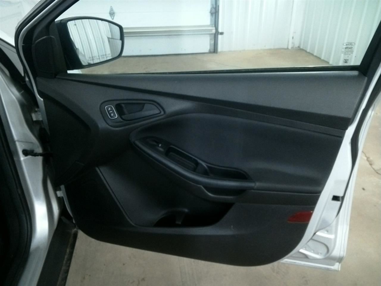 Driver Front Spindle/Knuckle ABS Electric EV Fits 12-18 FOCUS 104847010