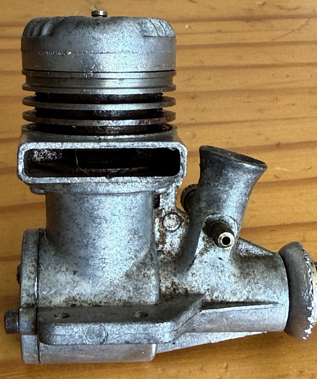 FOX 15 C/L ENGINE PISTON MOVES AS IS GS18