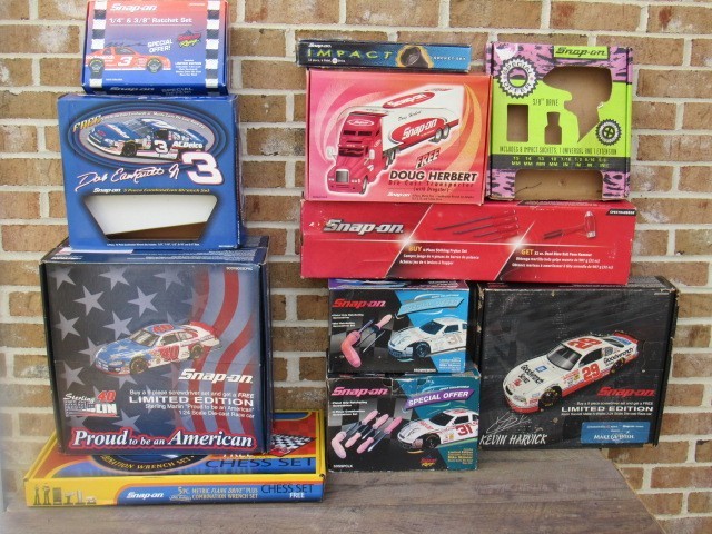 SNAP-ON TOOLS SCREWDRIVER ETC. DISPLAY BOX 12 BOXES GARAGE MAN CAVE NO TOOLS