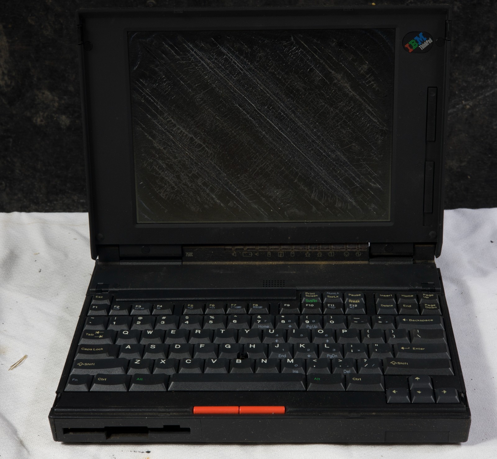 Vintage IBM ThinkPad 750C 9545-308 486SL-33 4MB RAM parts or repair 0741-Canada