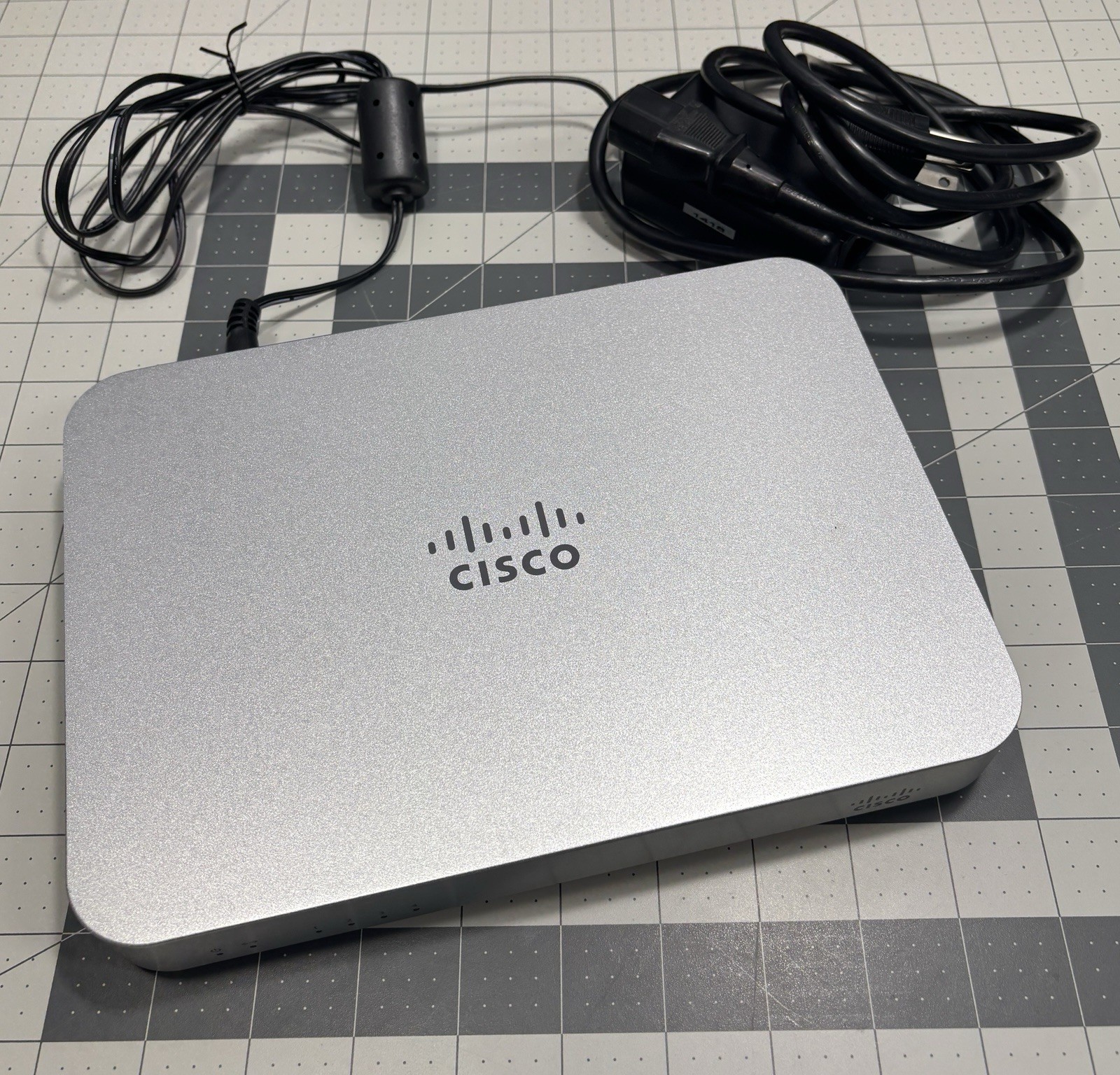 Cisco Meraki MX60 Firewall Security 12V Power Adapter 4-LAN USB Ethernet AS-IS