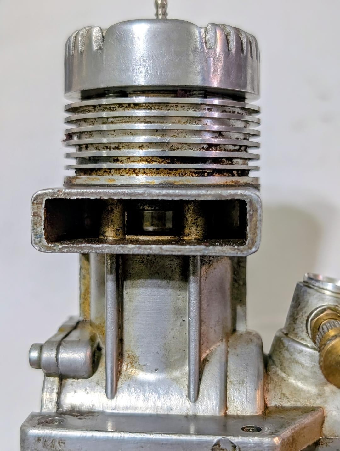 FOX 40 CONTROL LINE ENGINE, GOOD COMPRESSION AND CONDITION, ESTATE FIND