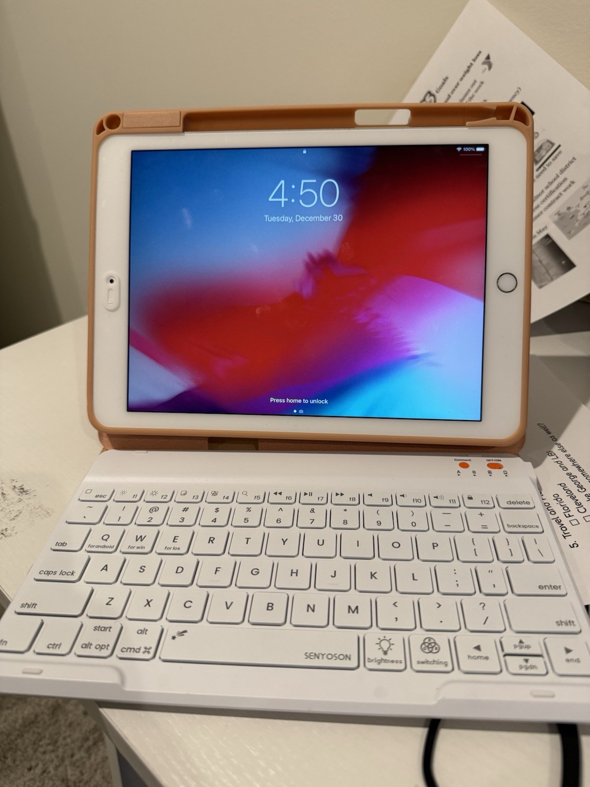 Apple iPad Air 2 magnetic keyboard