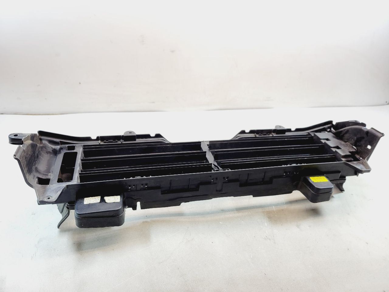 2016 2017 HYUNDAI SONATA HYBRID RADIATOR AIR SHUTTER ASSEMBLY 86950-E6000