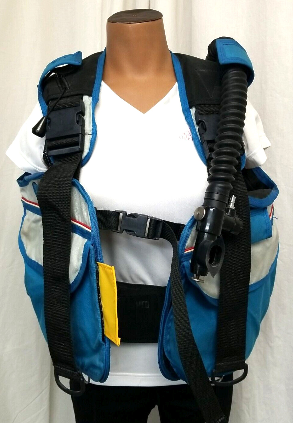 SEATEC Manta Buoyancy Diving Vest  Size Medium Blue Black Made in USA