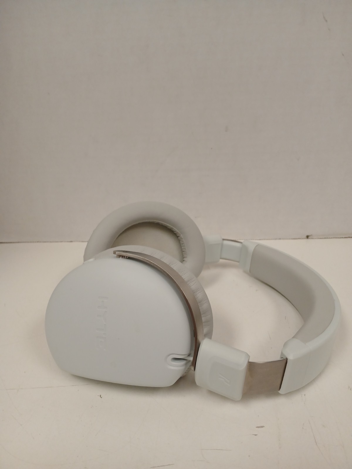 HYTE Eclipse HG10 Wireless Gaming Headset - NO BOX