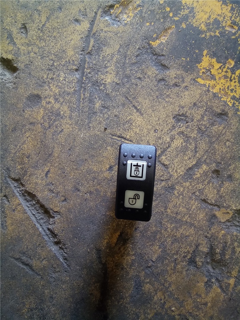 Caterpillar New Rocker Switch; Asset# 24EB, New 2456033