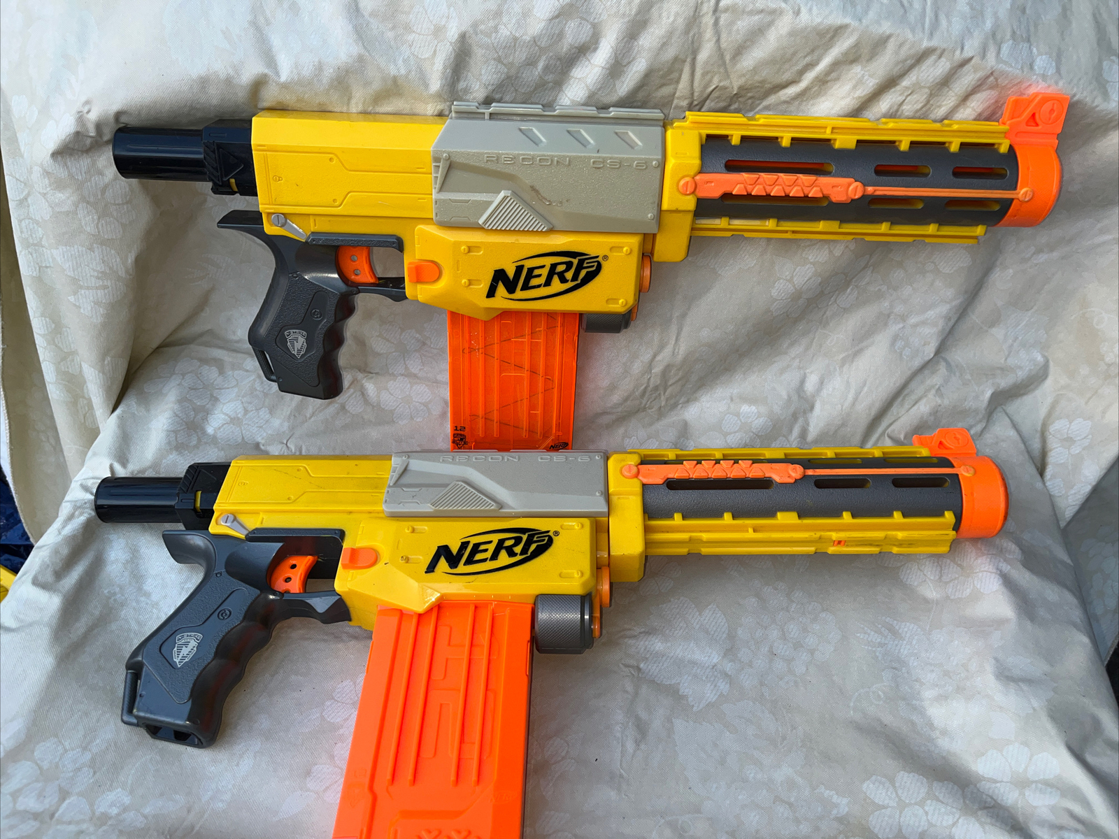 Nerf N-Strike Elite Recon CS-6 Blasters Lot Of 2 / 12 Dart Ammo Clips