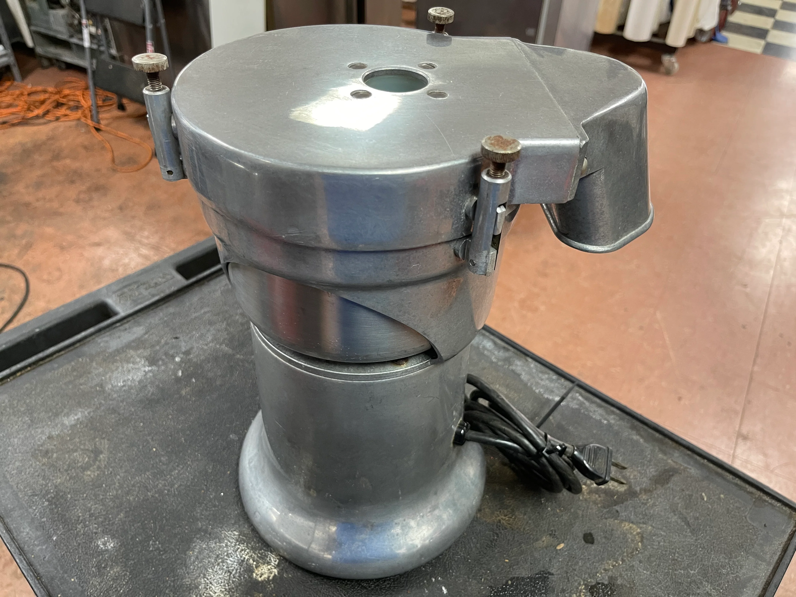 Bennett Junior Commercial Fruit/Vegetable Juicer Model H