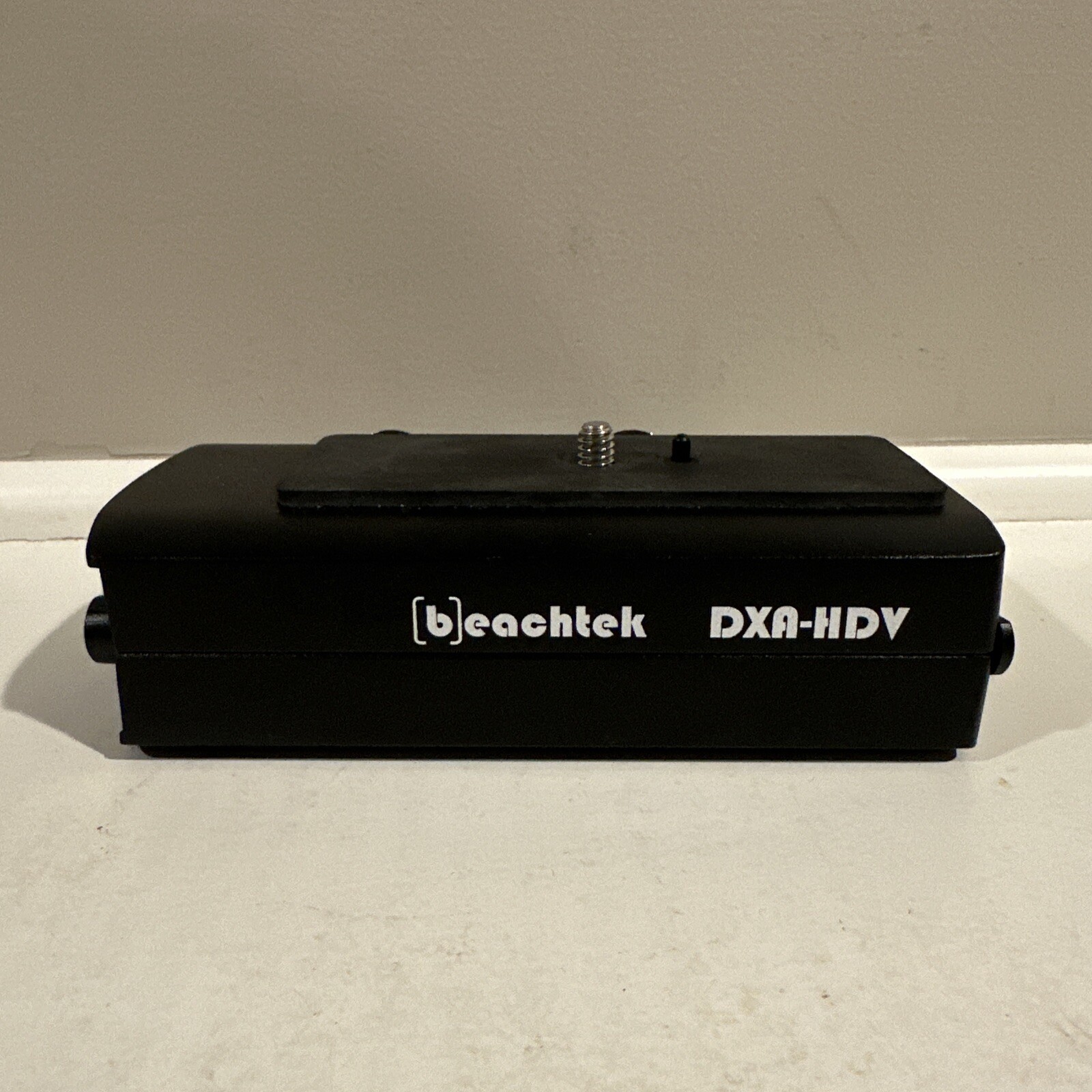 Beachtek DXA-HDV Camcorder Audio Adapter  - No Cables