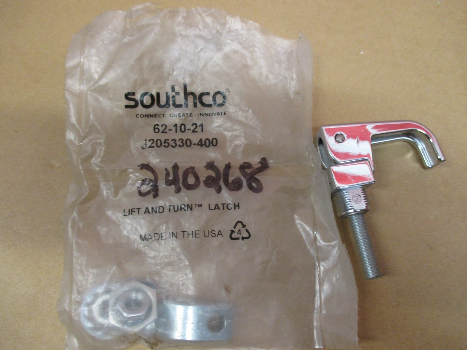 62-10-21 POLISHED CHROME LIFT & TURN HANDLE ASSEMBLY SOUTHCO  240268 NEW