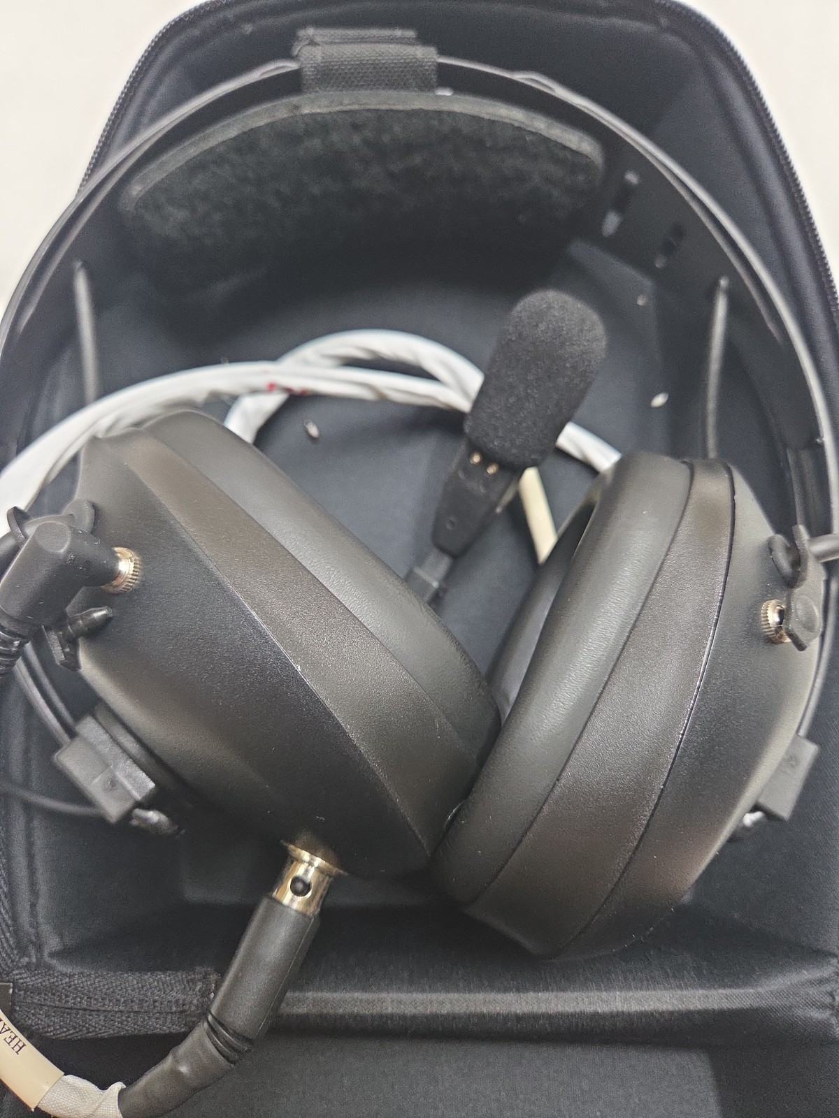 Pilot DNC XL Headset With Case