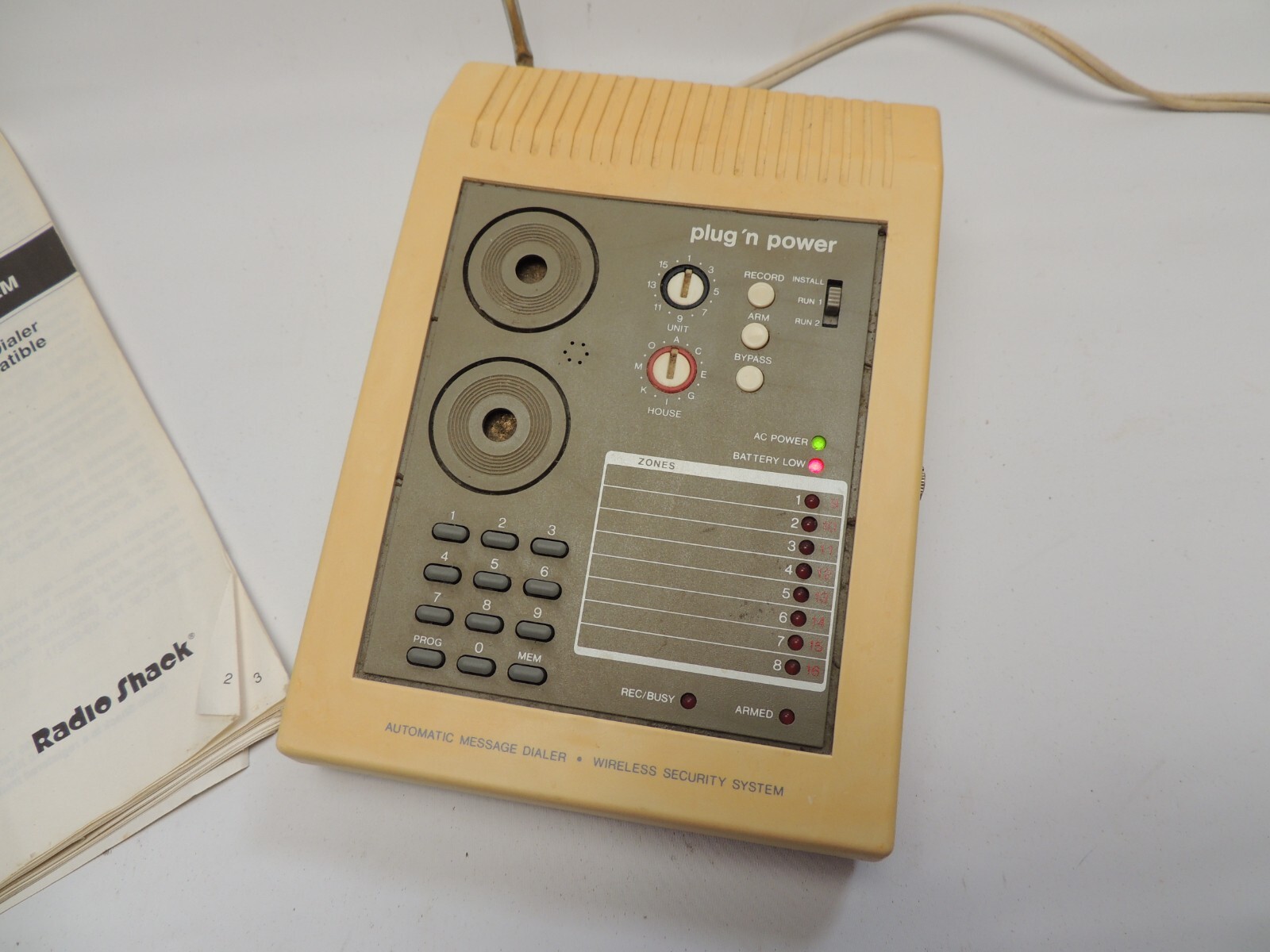RADIO-SHACK AUTOMATIC MESSAGE DIALER WIRELESS SECURITY SYSTEM
