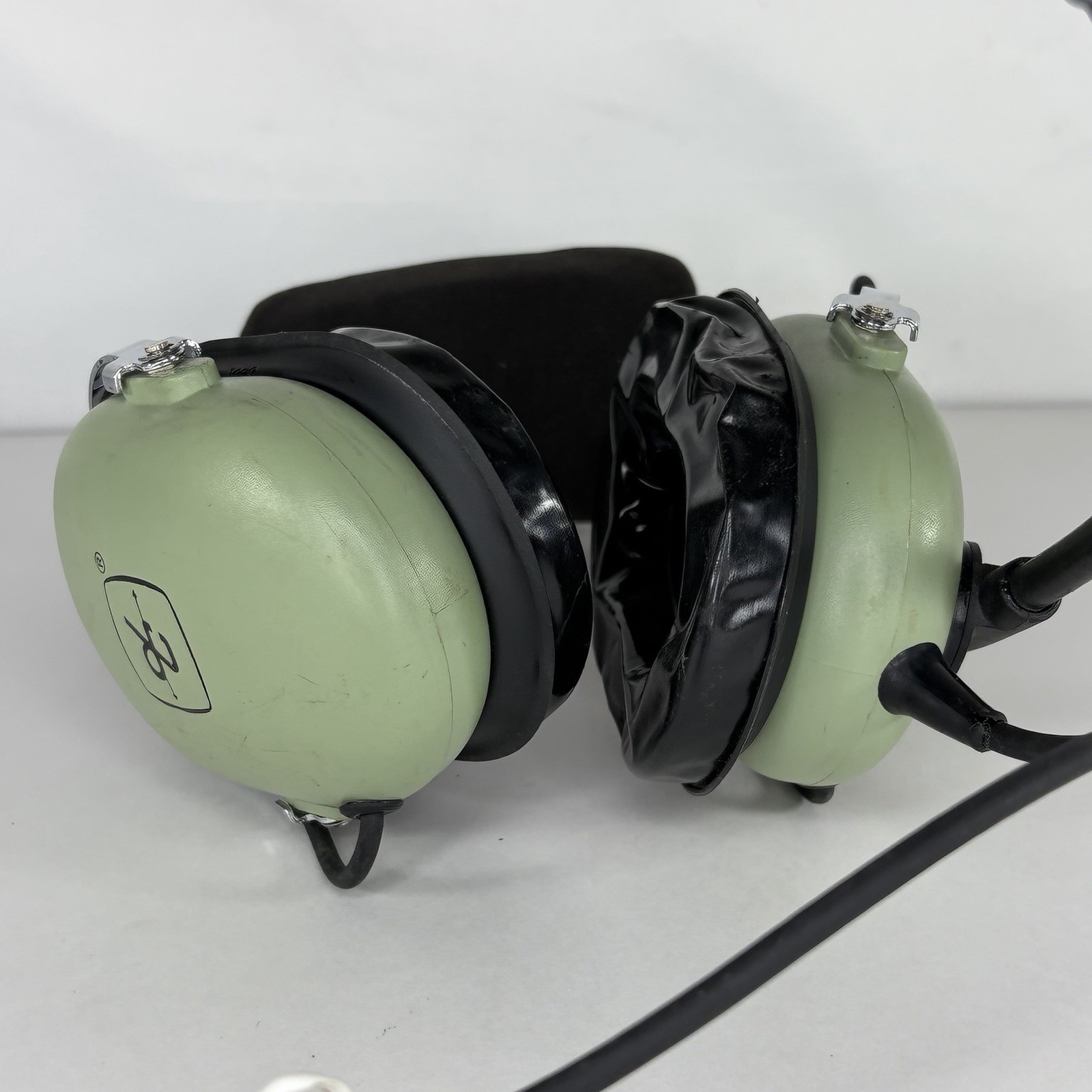 David Clark H10-13.4 Aviation Headset Missing Mic Cover