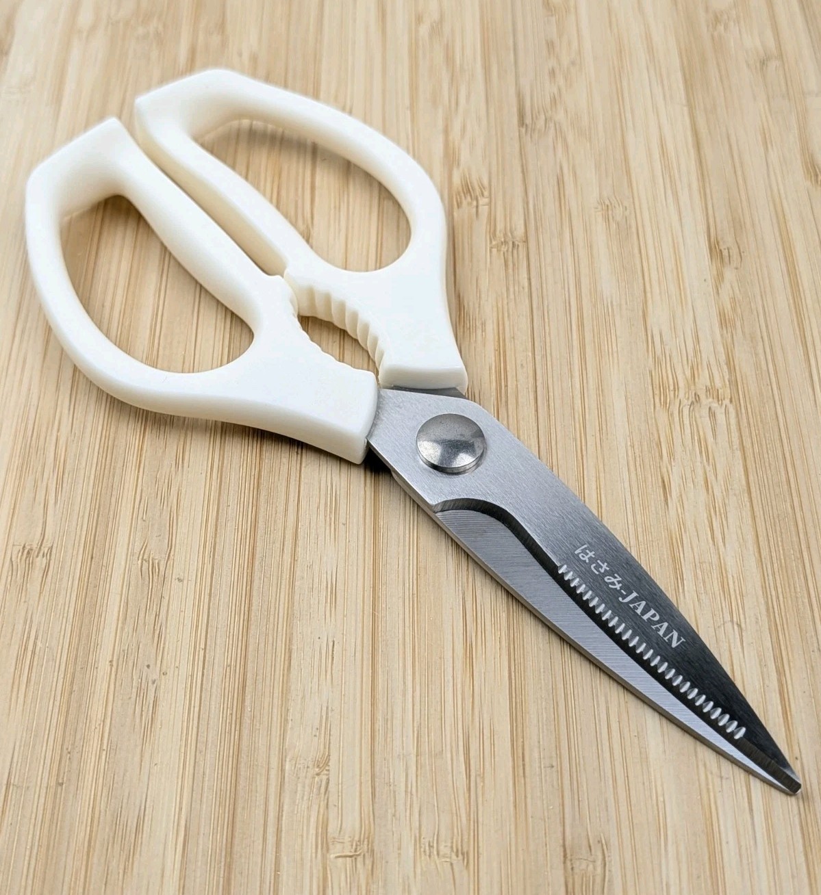 8.5-inch KITCHEN SHEARS, STAINLESS Steel Blade, OFF-WHITE Plastic Handle, NEW
