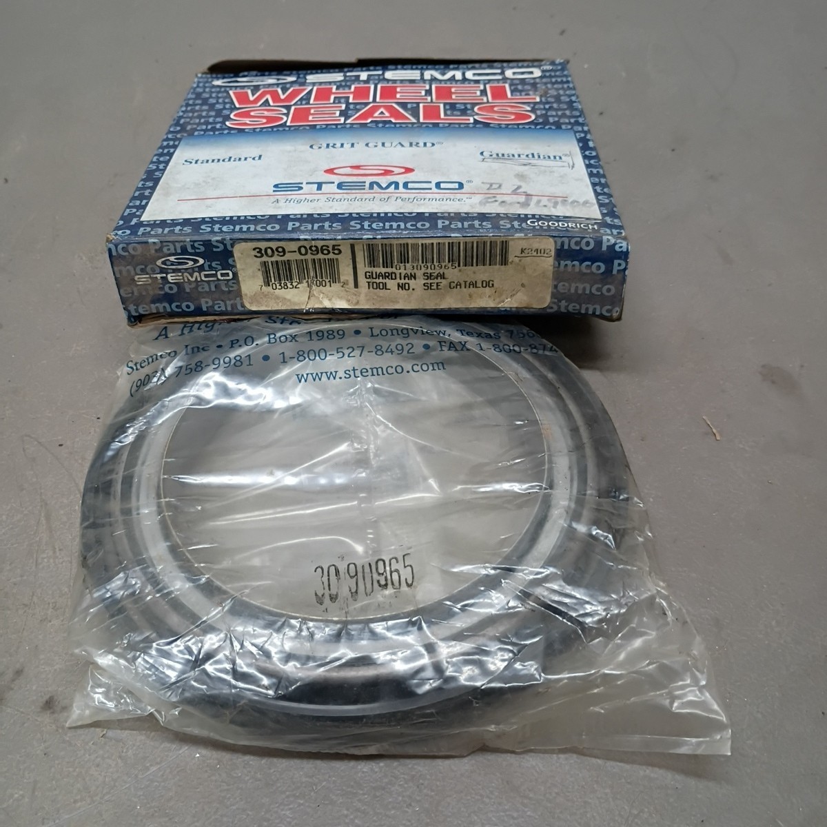 Stemco 309-0965 - Voyager Drive Axle Wheel Oil Seal For Heavy Duty Car Trucks