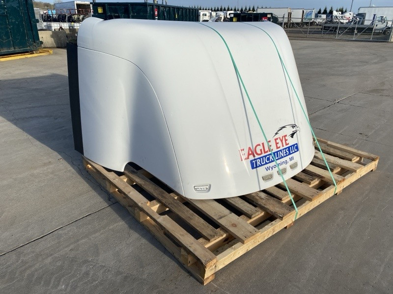 2016 Cab Wind Deflector for Kenworth T680 (662-10089)