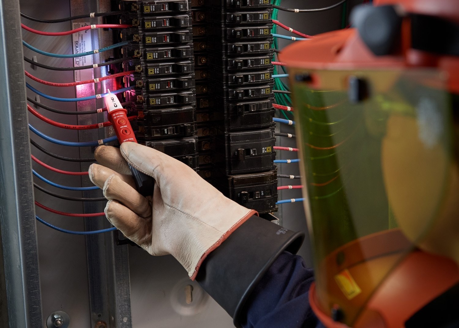 Professional Non-Contact Voltage Probe with LED Display and Flashlight Function