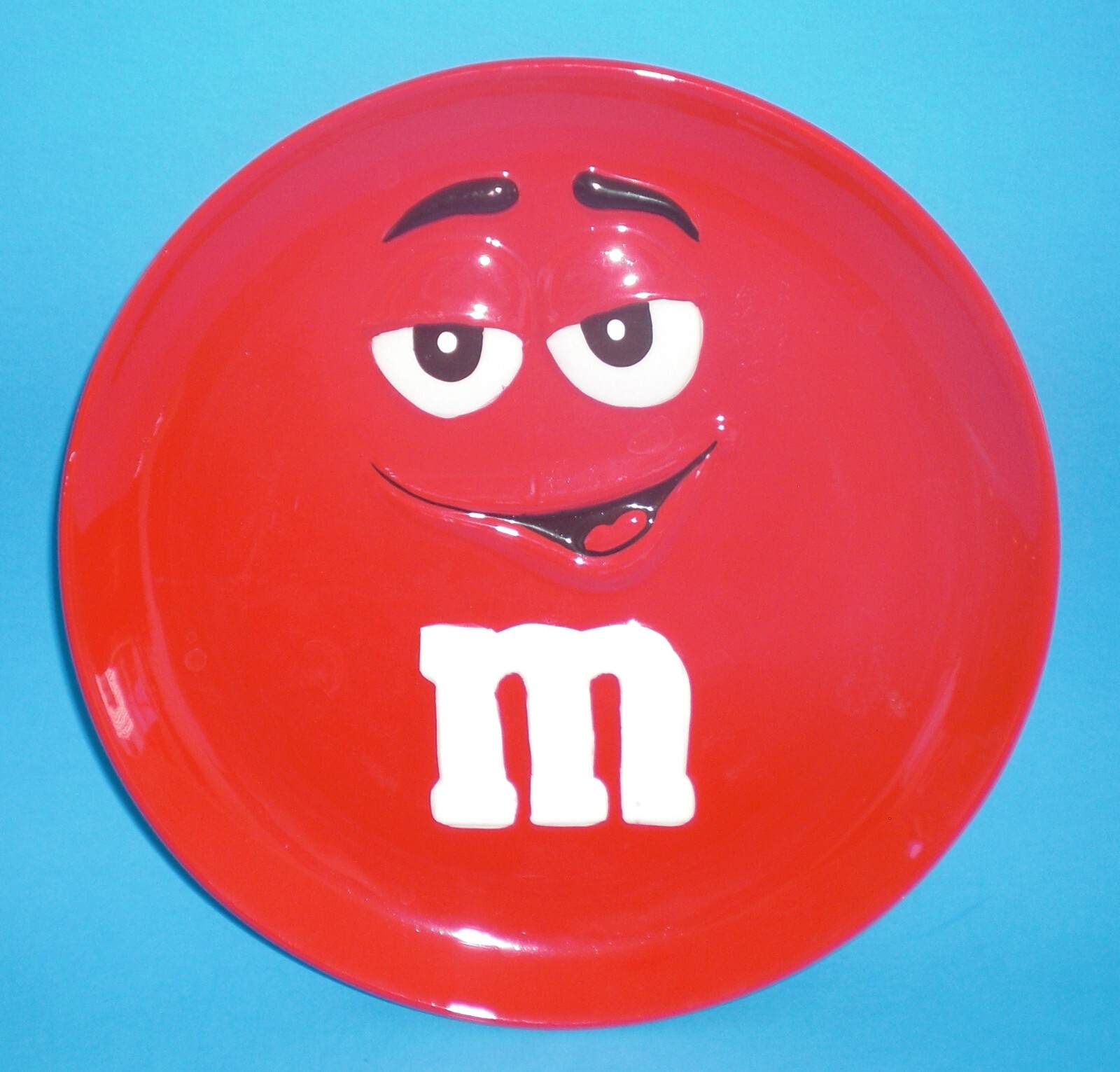 M&M Collectible Red Ceramic Plate - 6-inch Diameter - Galerie - 2002