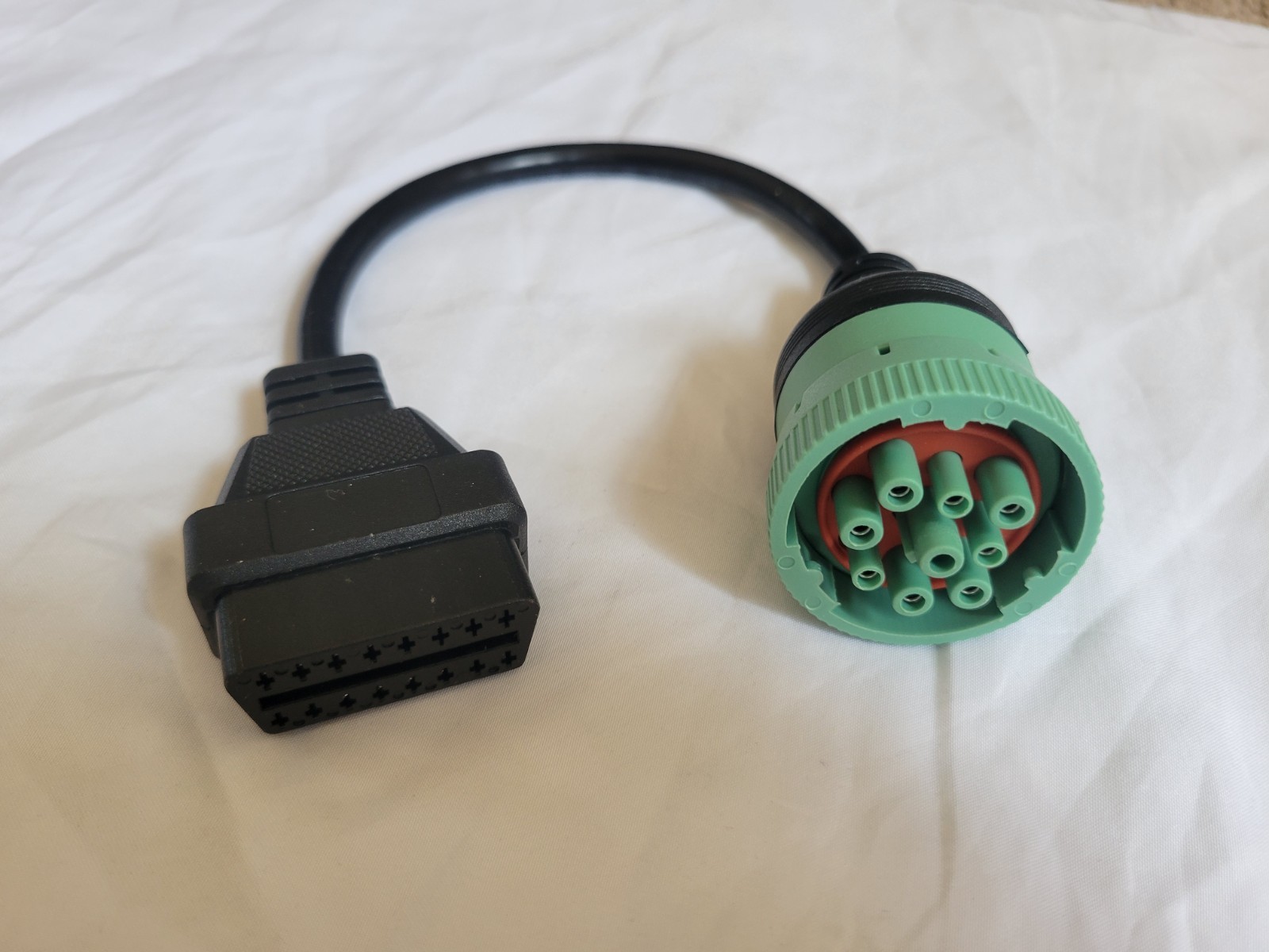 J1939 Green Type2 Male 9 pin to 16 pin OBD2 Female Adapter for Heavy Duty Trucks