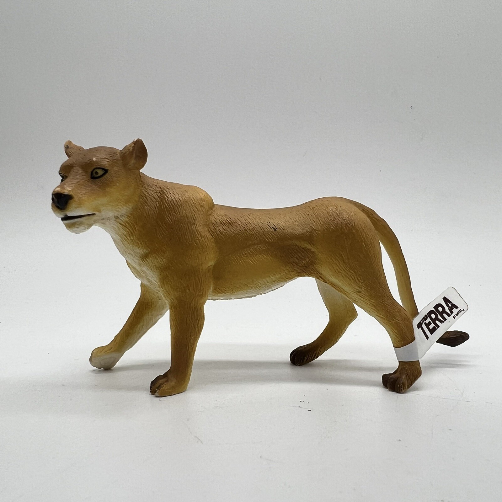 Terra by Battat Female Lion Lioness Wild Life Animal Toy Figures New Educational