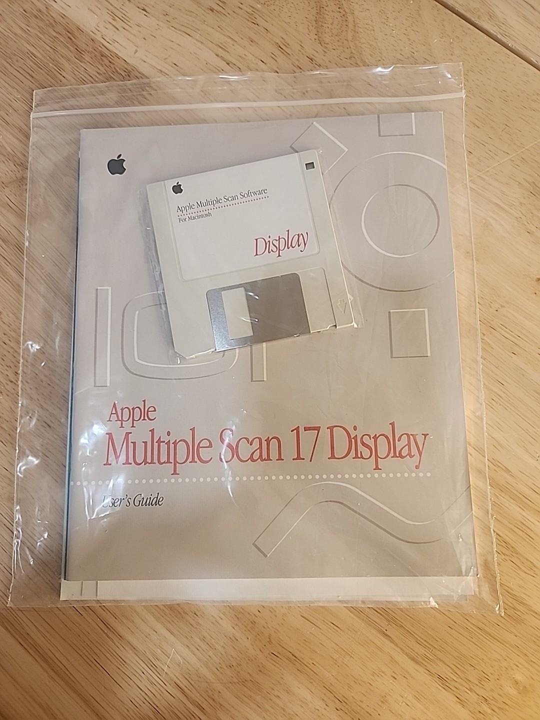 Apple Multiple Scan 17 Display User's Guide & Disk - VINTAGE COLLECTIBLE
