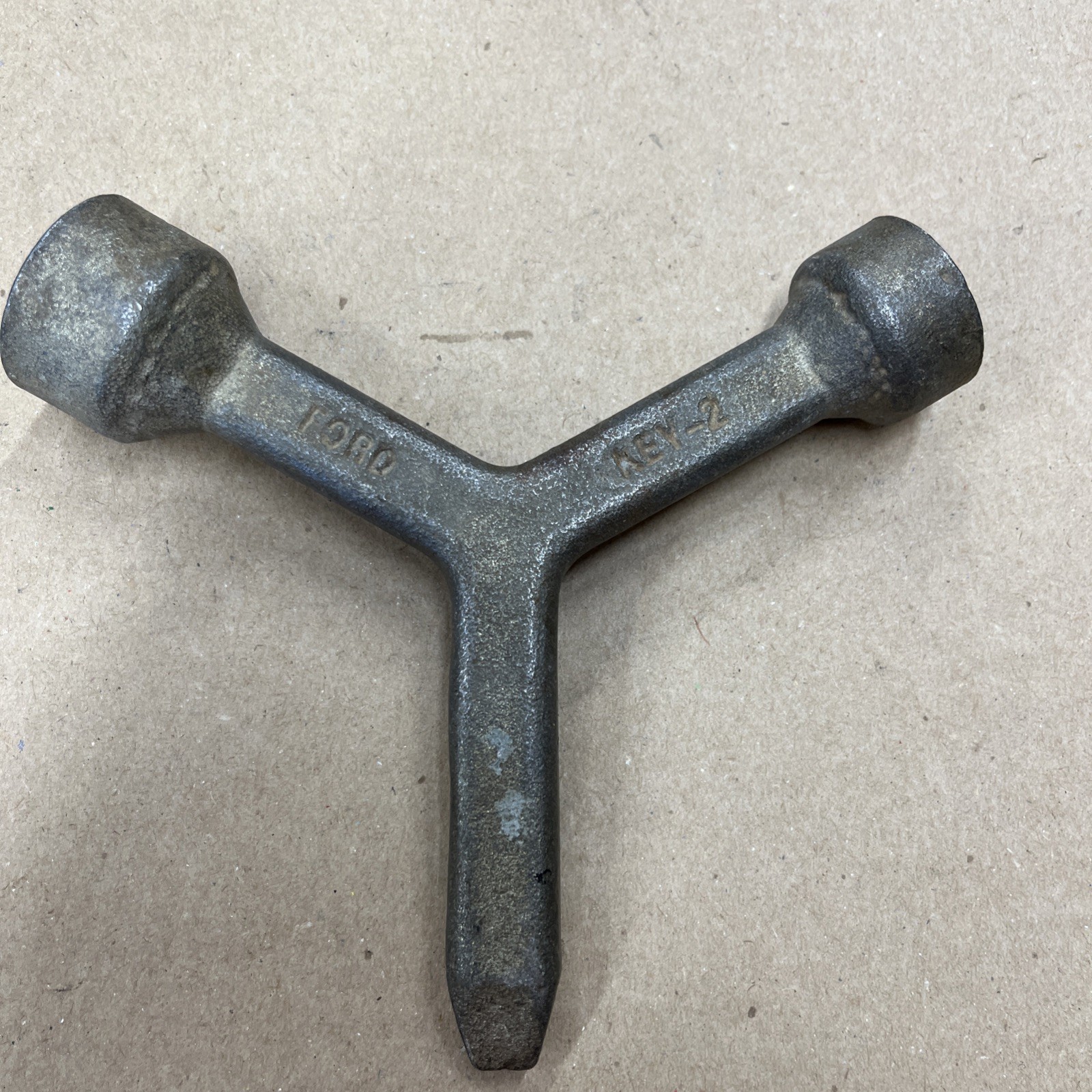 FORD  Meter Curb Box Lid Key Ford BUY IT NOW FREE SHIPPING