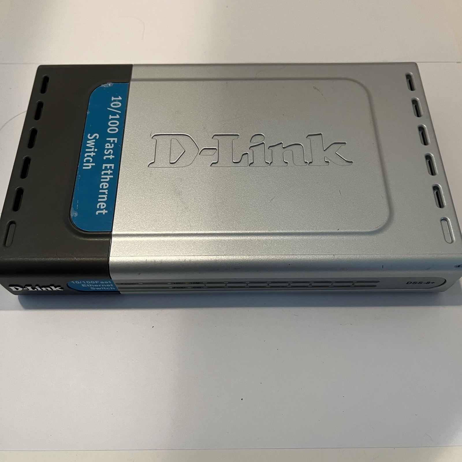 D-Link  DSS (DSS-8+/10) 8-Ports External Switch