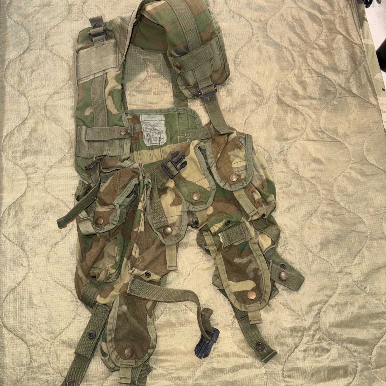 US GI Issue Tactical Load Bearing Vest LBV Enhanced Woodland Camo