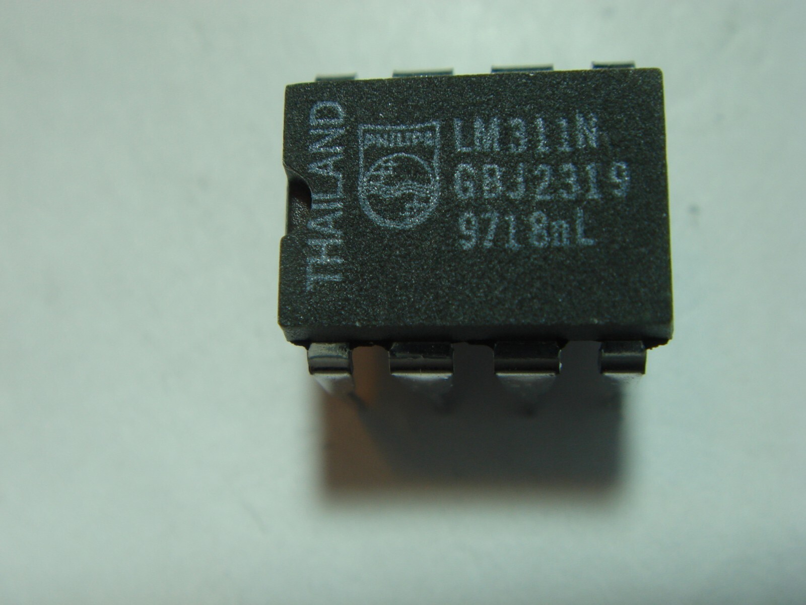 LM311 Comparator DIL8 Voltage Comparator #14-452$u