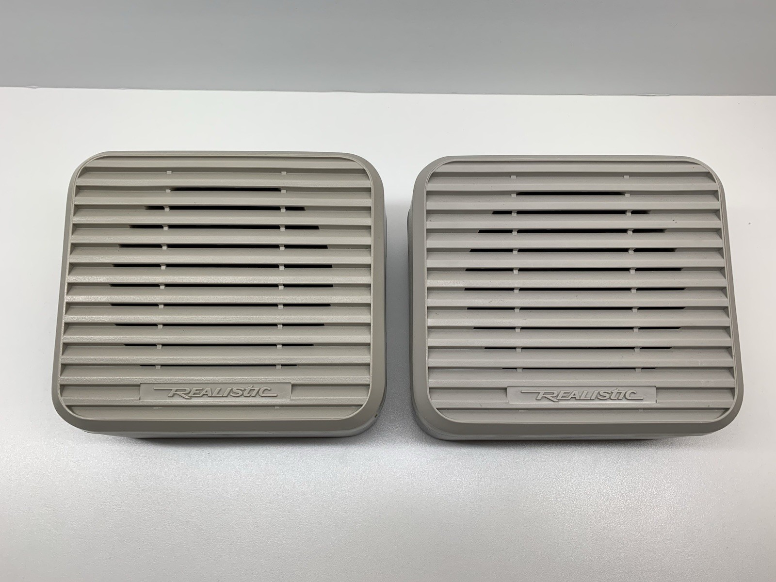 Set Of 2 Realistic Indoor Outdoor Wall Mounted Speakers 40-1227A