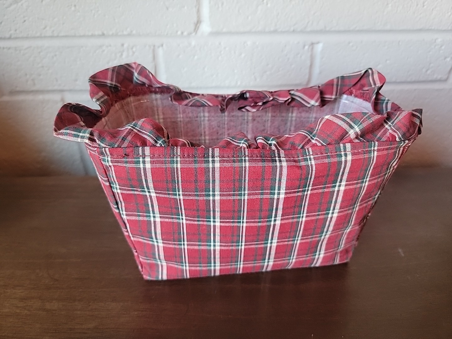 Longaberger Christmas Seasons Greetings Fabric Liner With Plastic Plaid Tidings