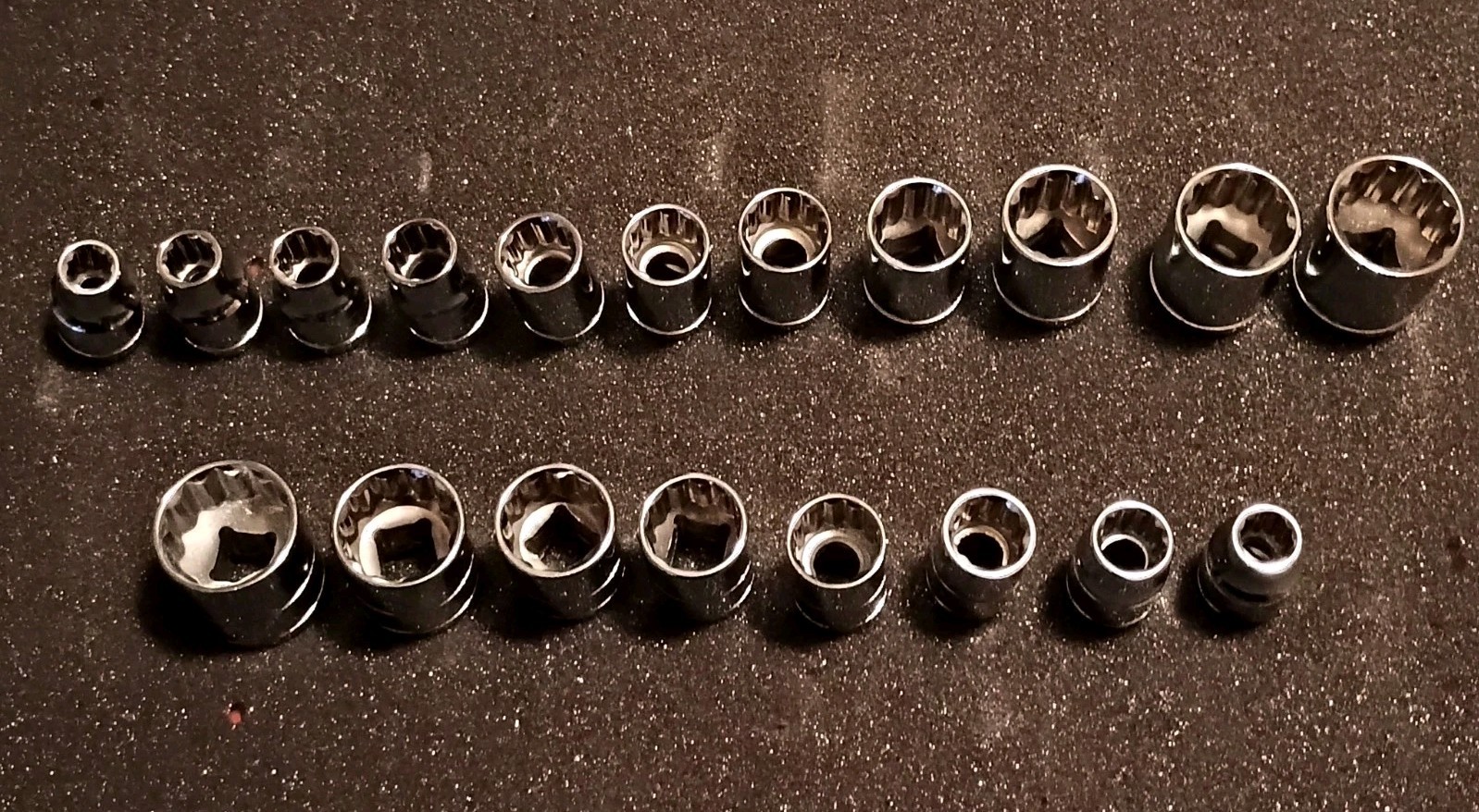 Great Neck 19 Piece SAE and METRIC 12 Point Chrome Socket Set For 3/8" Drive