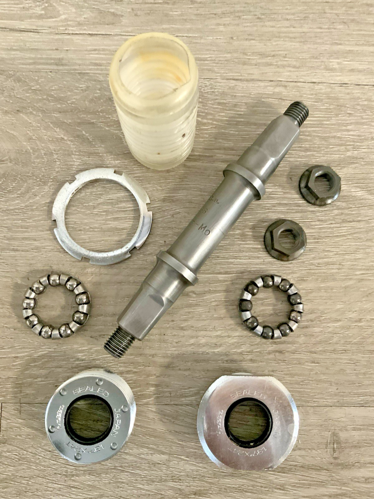 HATTA BOTTOM BRACKET 68–116 MM BRITISH THREADED