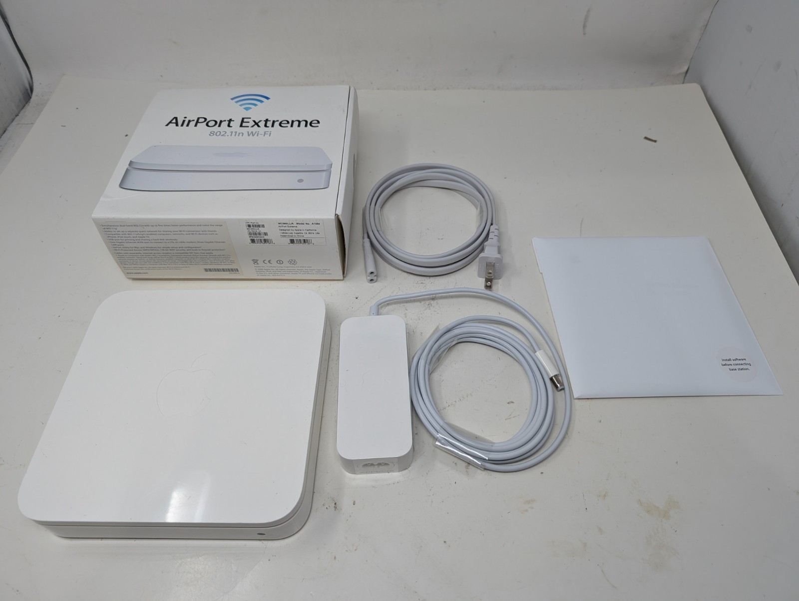Apple AirPort Extreme A1354 MC340LL/A WiFi Router Box Adapter (126)