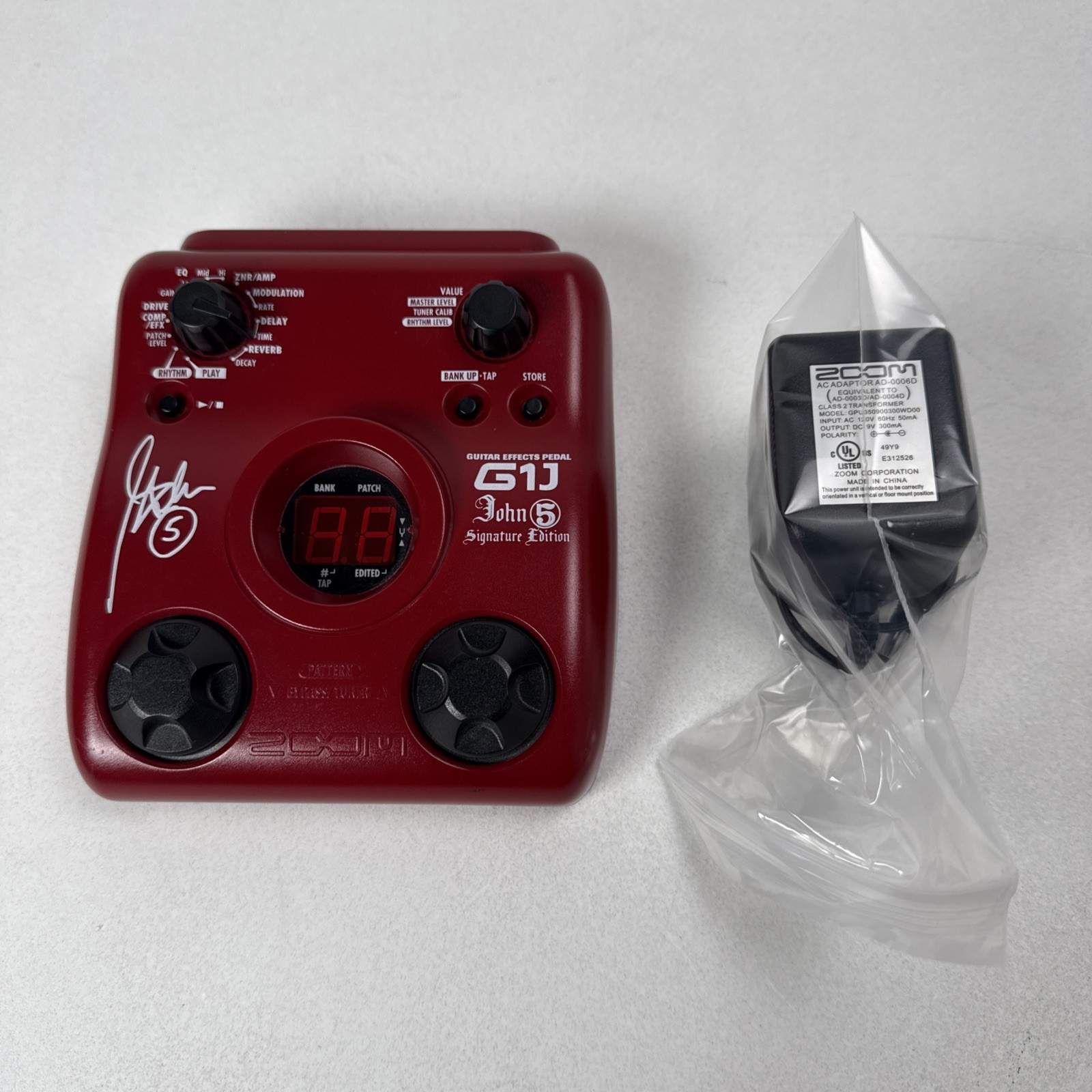 Zoom G1J John 5 Signature Red Guitar Multi Effects Processor Original PSU Tested