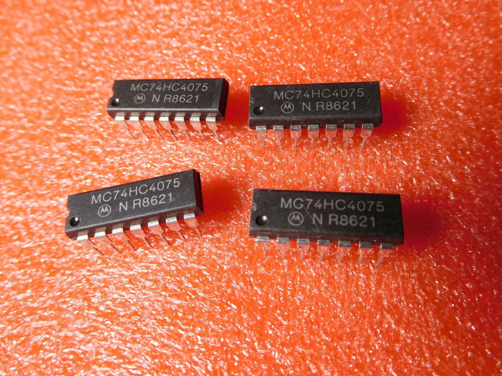 Lot of 4: Motorola MC74HC4075 DIP IC - NOS. USA Seller, fast ship!