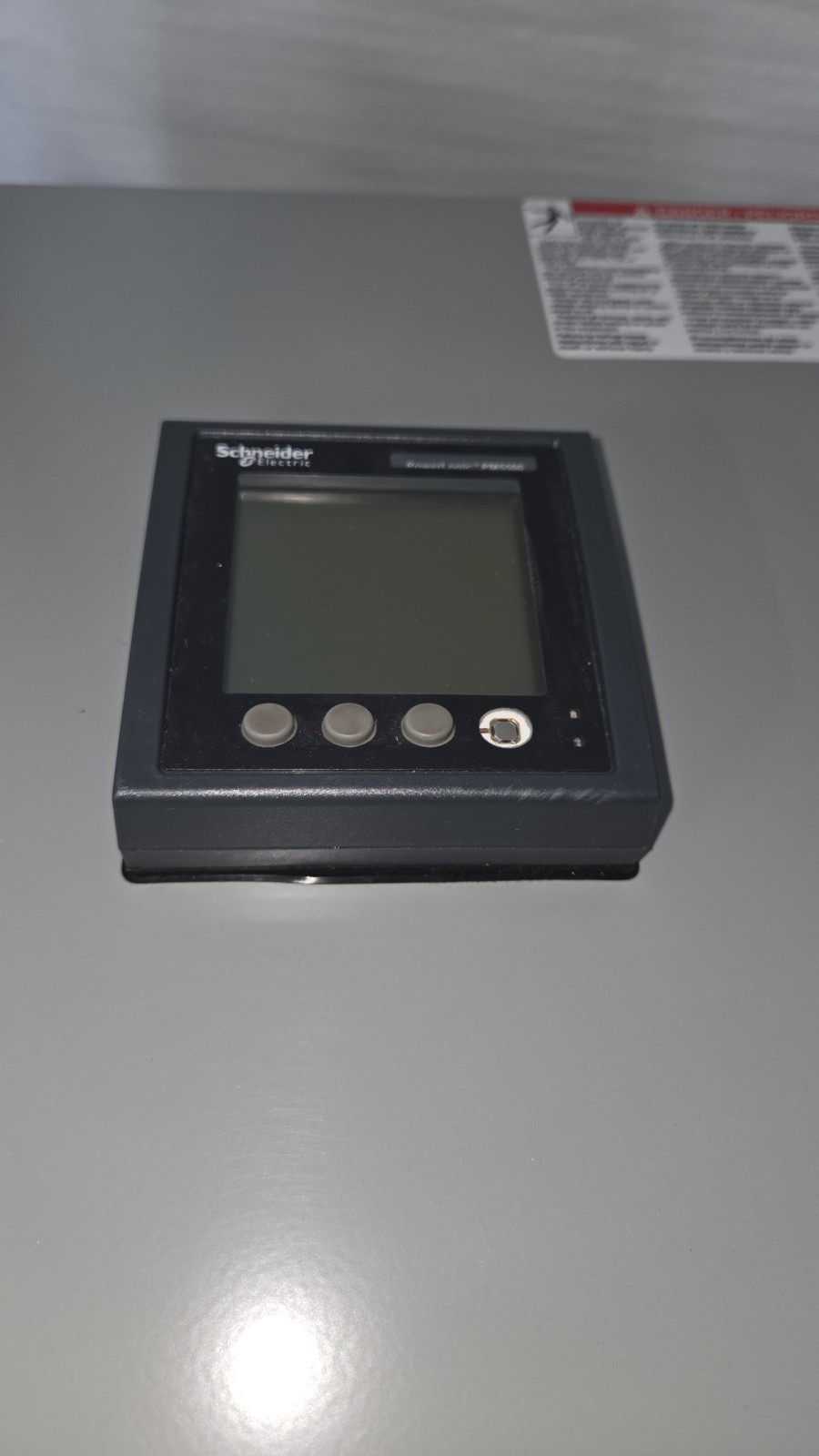 SCHNEIDER PM5500/PM5563 POWERLOGIC POWER METER ENCLOSURE Keypad Damage But Works