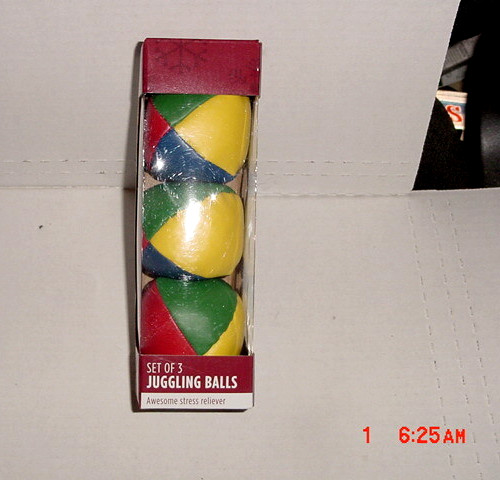 (3) Juggling Balls Circus Juggle Beginner Ball Kit Classic Multi-Colored NEW