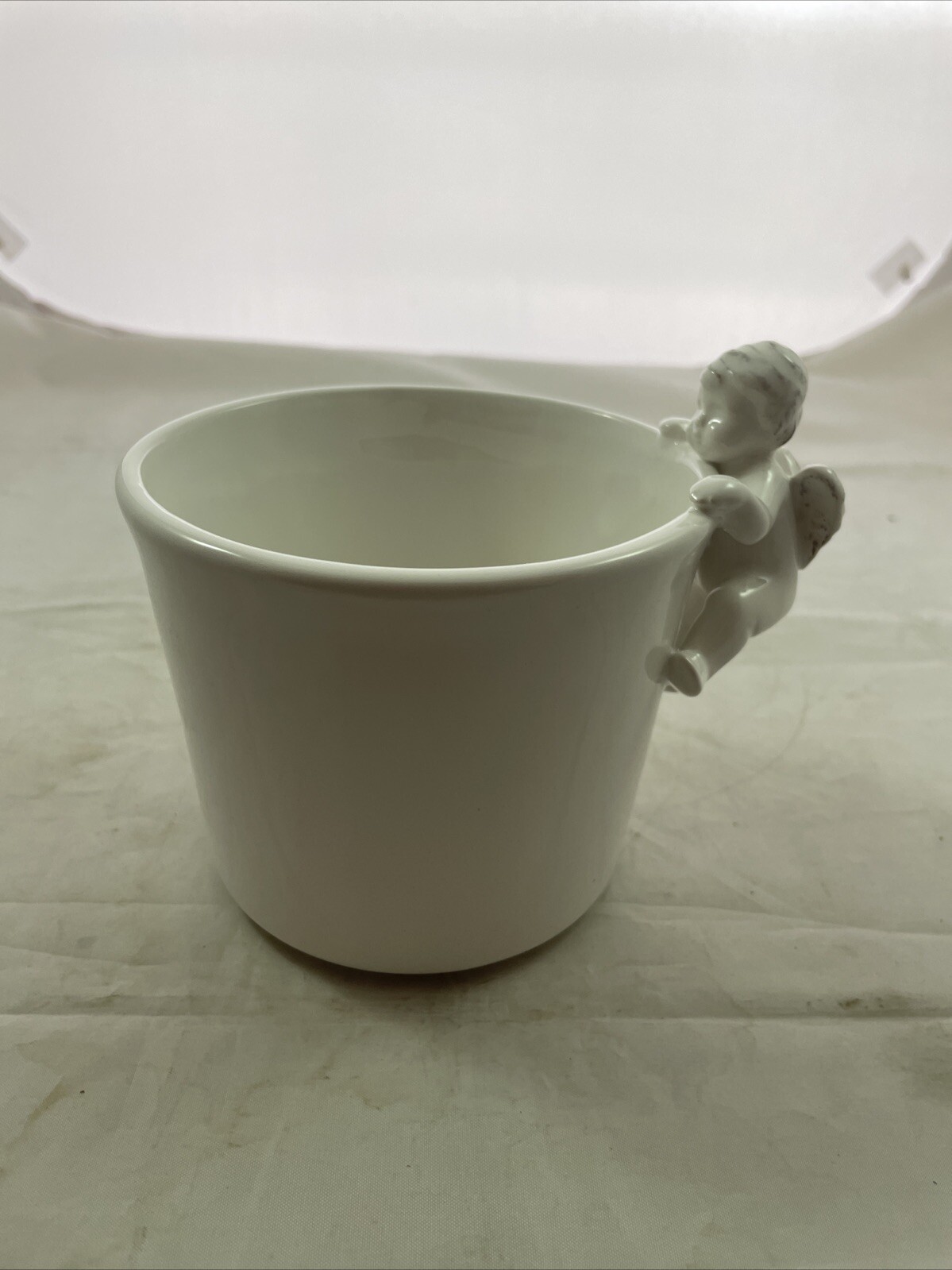 Round Planter Vase WIth Angle on Side 4"