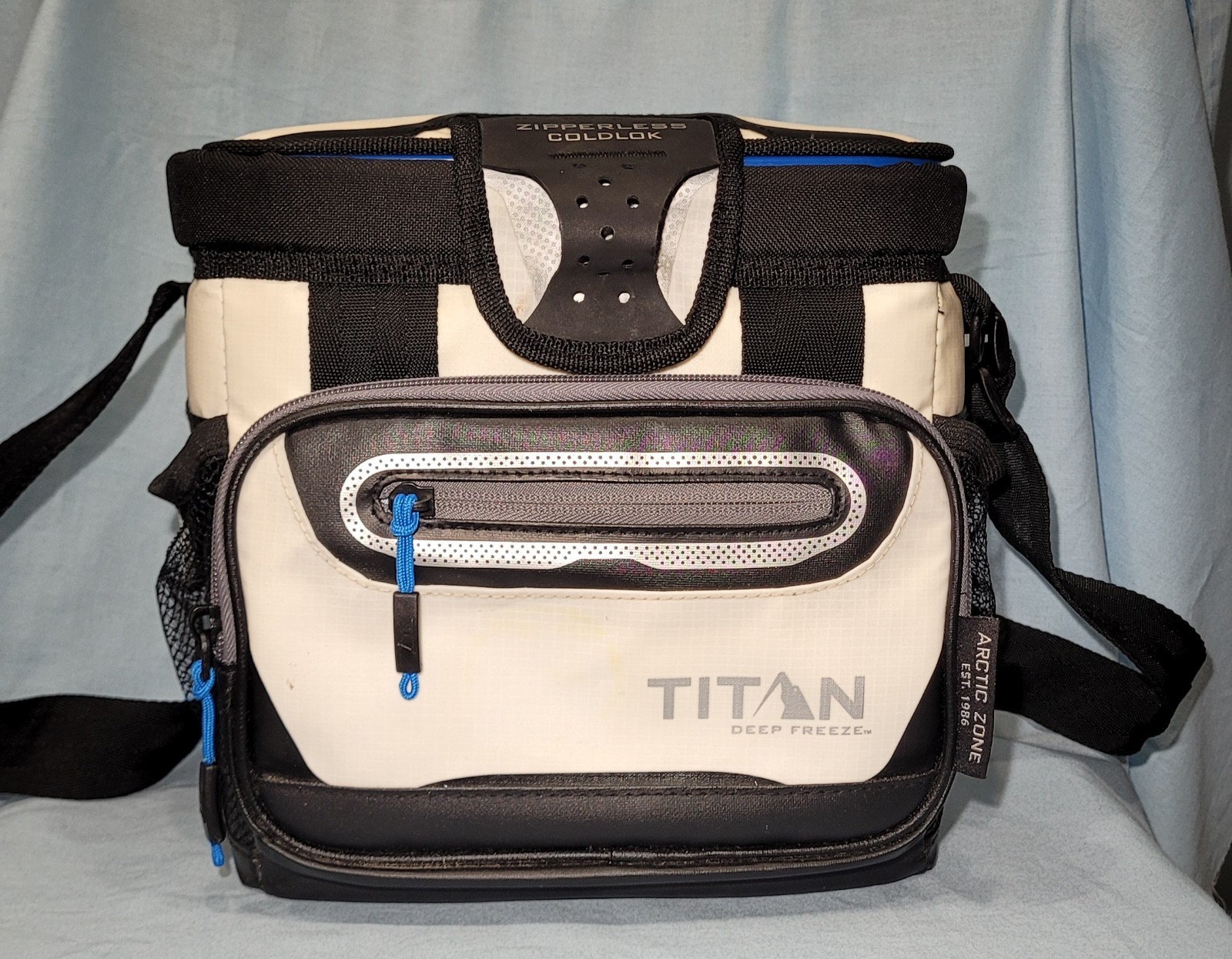 Titan Deep Freeze Zipperless ColdLok Cooler Bag 9-Can White