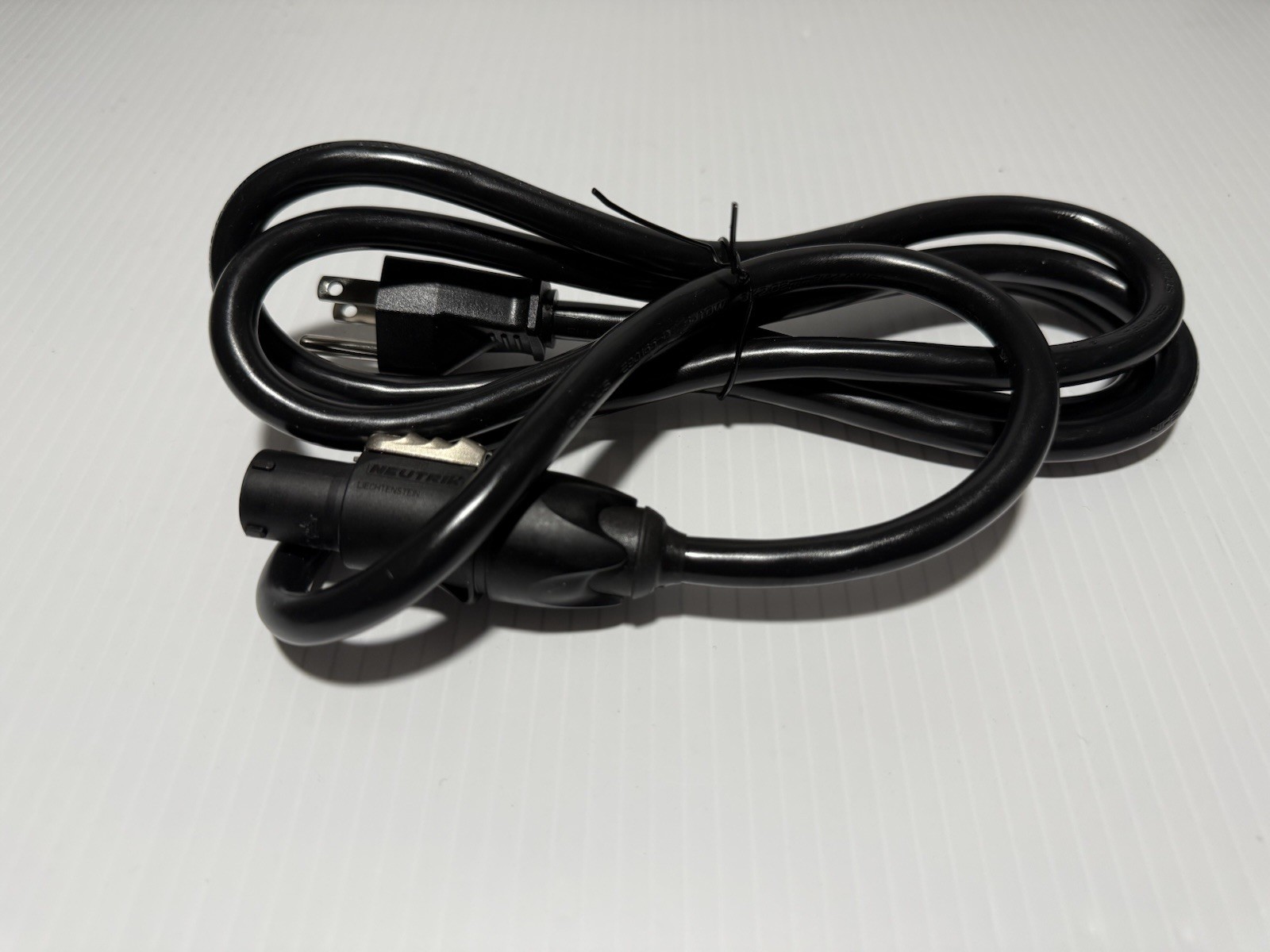 NEUTRIK TRUE1 FEMALE TO EDISON MALE POWER CABLE 6 ft 14 AWG