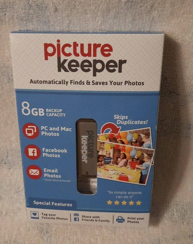 NIB PICTURE KEEPER 8 PK. 8GB Automatic USB Photo Backup Device