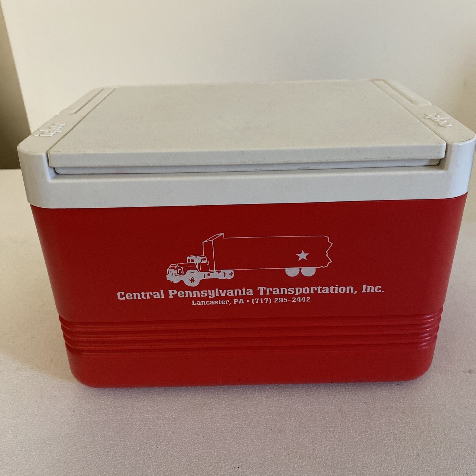 IGLOO Legend 6 Cooler / Lunchbox VTG, Red & White, Flip Top, Made in USA 6 Can