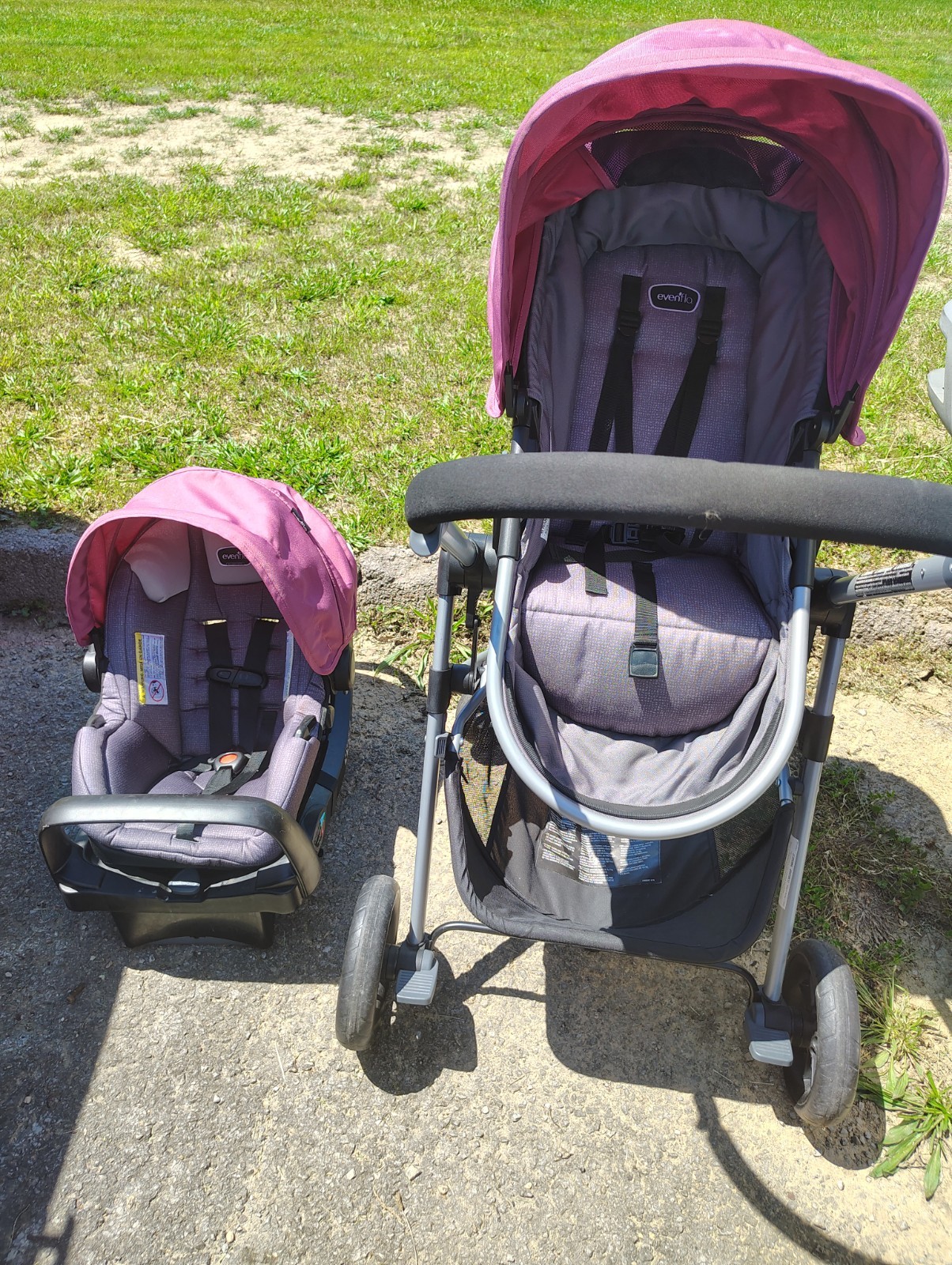 stroller and car seat